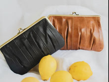 Load image into Gallery viewer, Alice Clutch-Textured Noir