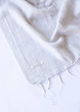 Load image into Gallery viewer, Shawl-Oatmeal