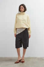 Load image into Gallery viewer, Crochet Triangle Scarf-Cream