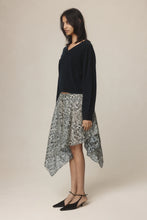 Load image into Gallery viewer, Moss Sweater-Black