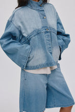 Load image into Gallery viewer, Donela-Denim Jacket-Light Washed Denim