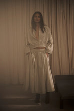 Load image into Gallery viewer, Veda-Poplin Shirt Box Pleat-Pelican Grey