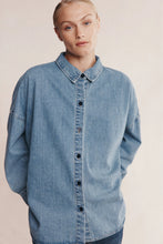 Load image into Gallery viewer, Jordy Shirt-Light Wash
