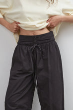 Load image into Gallery viewer, Boundary Double Layer Barrel Pant-Black
