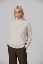 Load image into Gallery viewer, Ashwell Rollneck-Cream