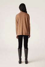 Load image into Gallery viewer, Cashwool V Jumper-Camel