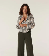 Load image into Gallery viewer, Sabine Blouse-Speckle Print (Black / Off White)