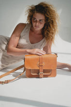 Load image into Gallery viewer, Rising Sun Satchel-Vintage Tan