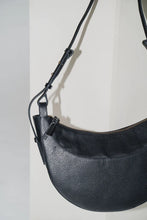 Load image into Gallery viewer, Pelle Bag-Textured Noir