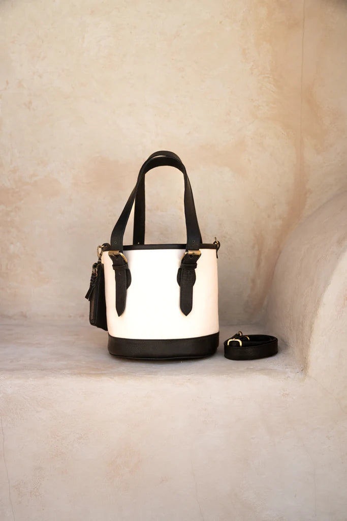 Petra Bucket Bag-Textured Noir