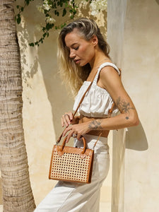 Prague Clutch-Tan