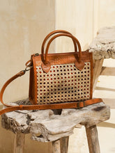 Load image into Gallery viewer, Prague Clutch-Tan