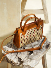 Load image into Gallery viewer, Prague Clutch-Tan