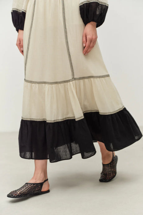 Erato-Black/Off white