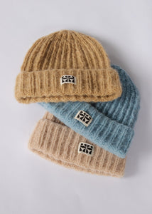 Arosa Beanie-Caramel (and Sky & Biscuit)