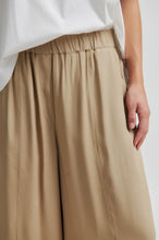 Load image into Gallery viewer, Grenoble Cropped Trousers-Camel
