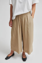 Load image into Gallery viewer, Grenoble Cropped Trousers-Camel