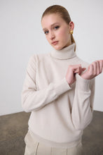 Load image into Gallery viewer, Ashwell Rollneck-Putty 100% Cashmere