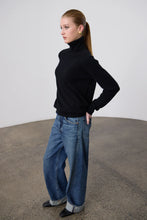 Load image into Gallery viewer, Ashwell Rollneck-Black 100% Cashmere