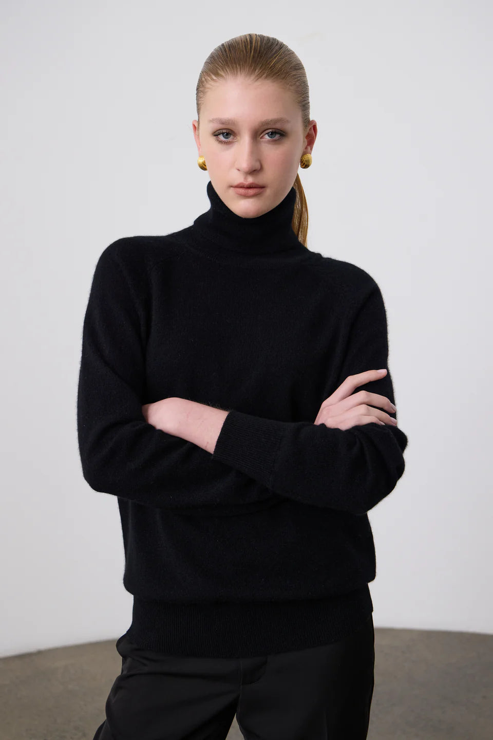 Ashwell Rollneck-Black 100% Cashmere