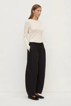 Load image into Gallery viewer, Lola Barrel Pant-Black