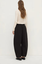 Load image into Gallery viewer, Lola Barrel Pant-Black