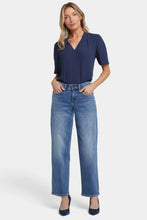 Load image into Gallery viewer, Jemma Barrel Jean-Barcelona Breeze