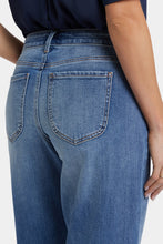 Load image into Gallery viewer, Jemma Barrel Jean-Barcelona Breeze