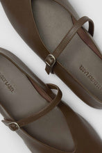 Load image into Gallery viewer, Millie Leather Ballet Flat-Walnut