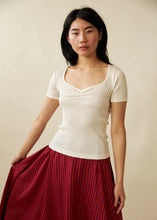 Load image into Gallery viewer, Swan Tee-Cream