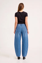 Load image into Gallery viewer, Arc Barrel-Soho Vintage