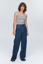 Load image into Gallery viewer, Relaxed Curve Jean-Washed Indigo
