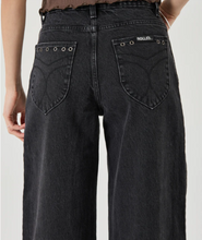 Load image into Gallery viewer, Gigi Barrel-Black Sand Eyelet