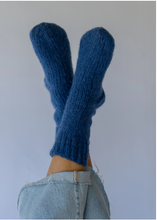 Load image into Gallery viewer, Arosa Socks-Pacific Blue