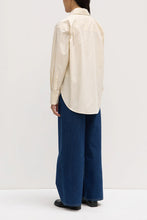 Load image into Gallery viewer, Signature Poplin Shirt Chamomile/White