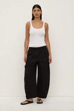 Load image into Gallery viewer, Lola Barrel Pant-Black
