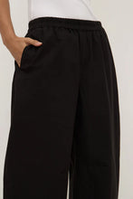 Load image into Gallery viewer, Lola Barrel Pant-Black
