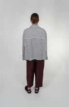 Load image into Gallery viewer, Classic Cropped Viv Shirt-Black/White Stripe