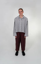 Load image into Gallery viewer, Classic Cropped Viv Shirt-Black/White Stripe