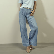 Load image into Gallery viewer, Reem Pincourt Jeans-Light Blue