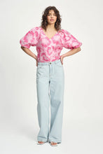 Load image into Gallery viewer, Top-Floral Jacquard Raspberry